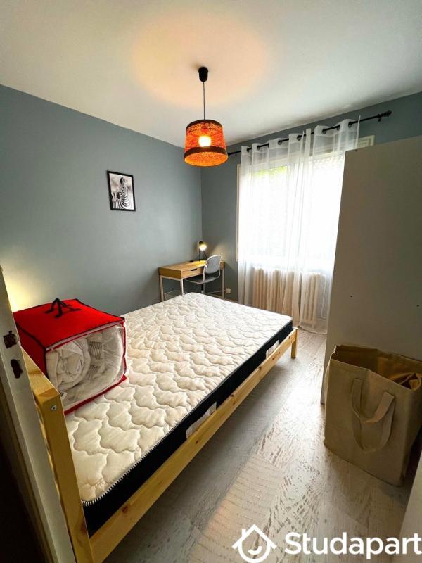 Chambre - 10 m² - 1 pièce