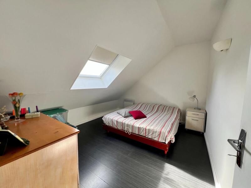 Maison - 250 m² - 8 pièces