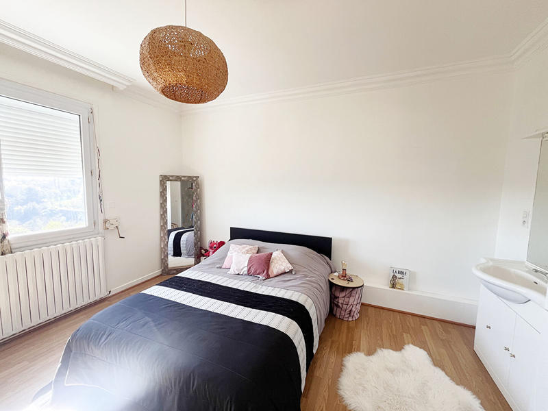 Maison - 198 m² - 8 pièces