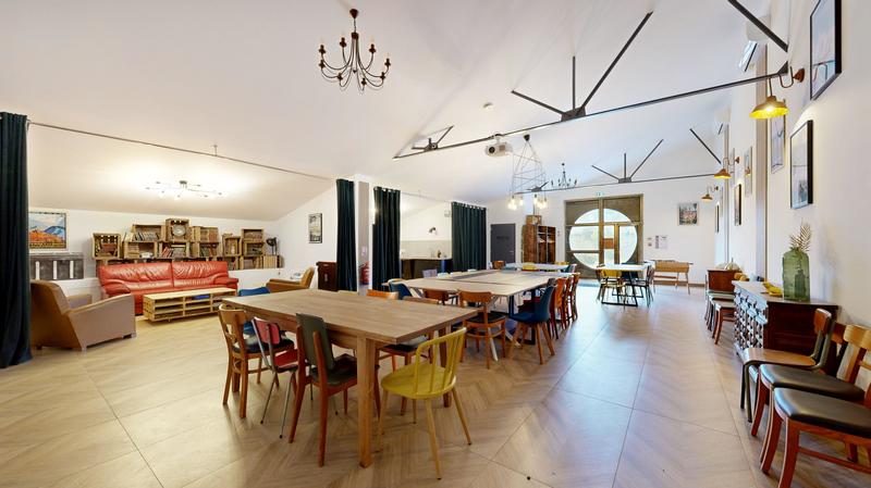 Propriété - 429 m² - 24 pièces