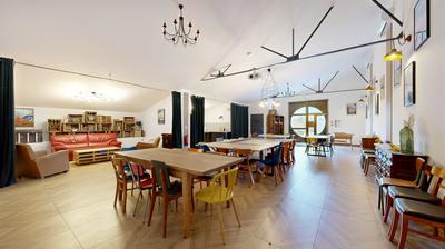 Propriété - 429 m² - 24 pièces