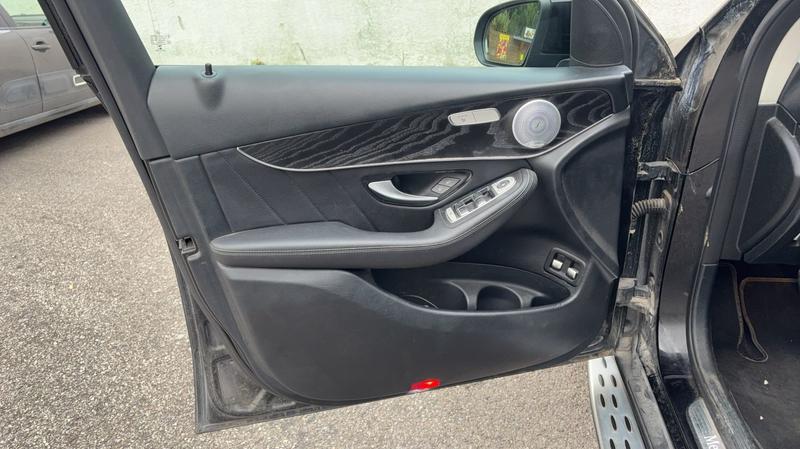 Mercedes classe glc 300e 320 Eq Power 4Matic 9g-Tronic Amg Line - Automatique Toit ouvrant