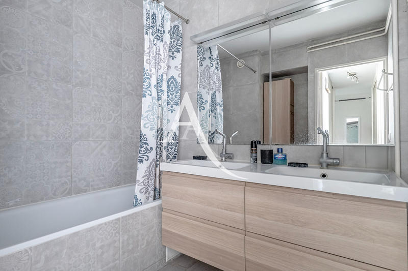 Appartement - 83 m² - 4 pièces