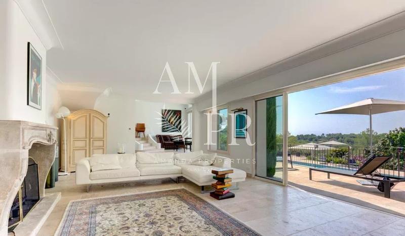 Villa - 600 m² - 12 pièces