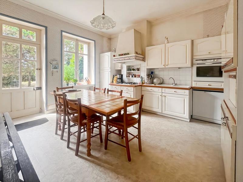 Maison - 301 m² - 10 pièces