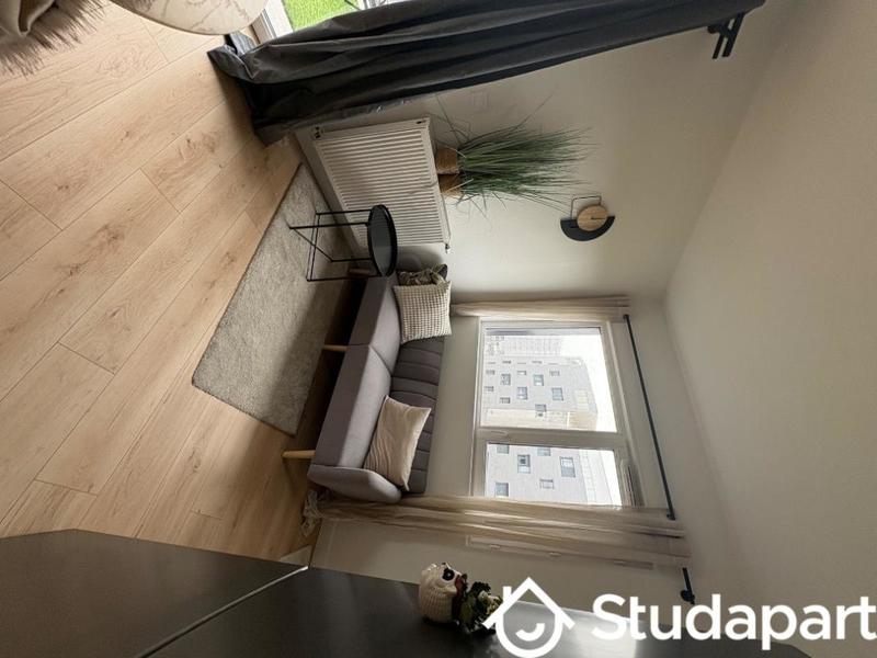 Chambre - 10 m² - 1 pièce