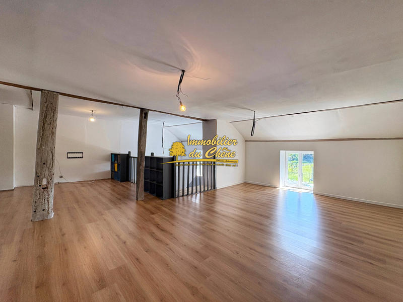 Maison - 210 m² - 9 pièces