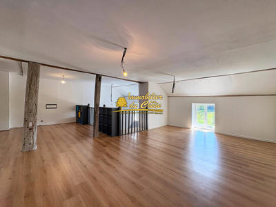 Maison - 210 m² - 9 pièces