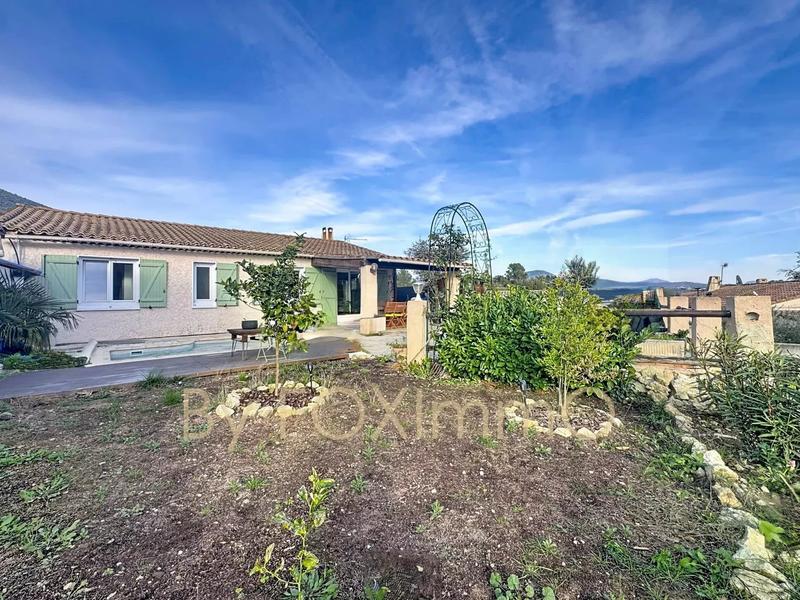 Maison - 95 m² - 4 pièces