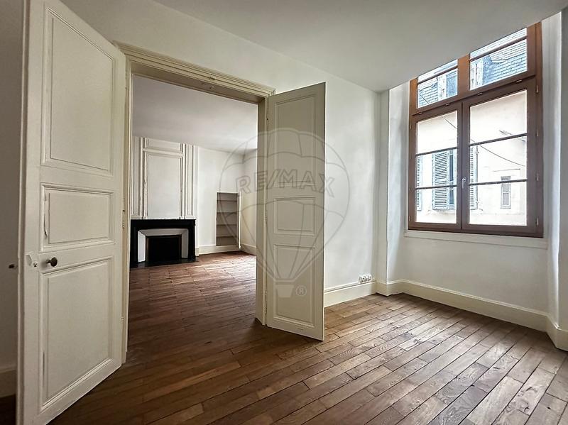 Immeuble - 380 m² - 14 pièces