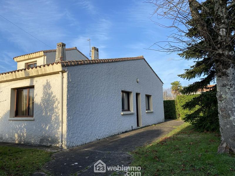 Maison - 202 m² - 7 pièces