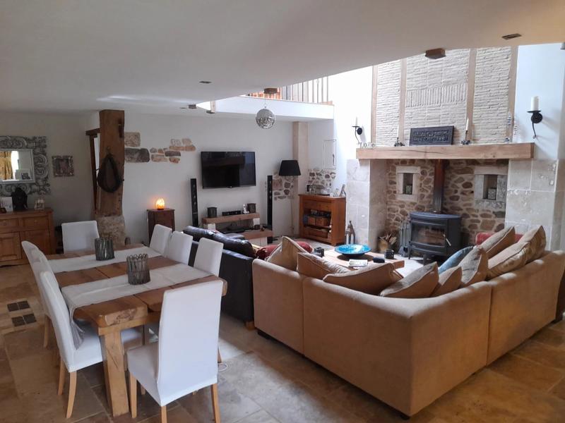 Maison traditionnelle - 232 m² - 8 pièces