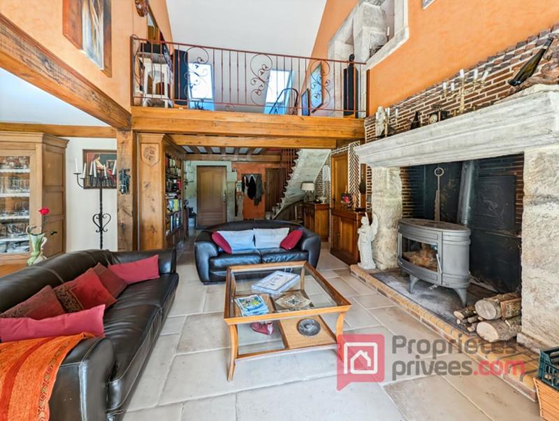 Maison - 274 m² - 12 pièces