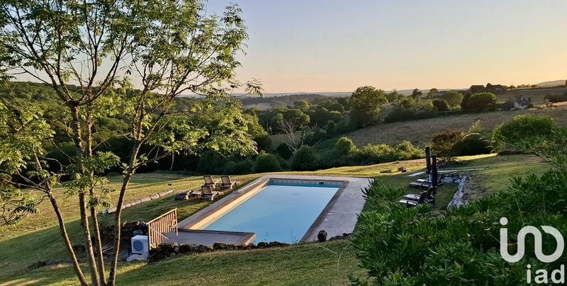 Maison - 462 m² - 10 pièces