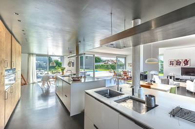 Maison - 290 m² - 6 pièces