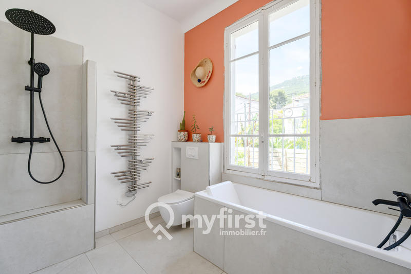 Maison - 207 m² - 6 pièces