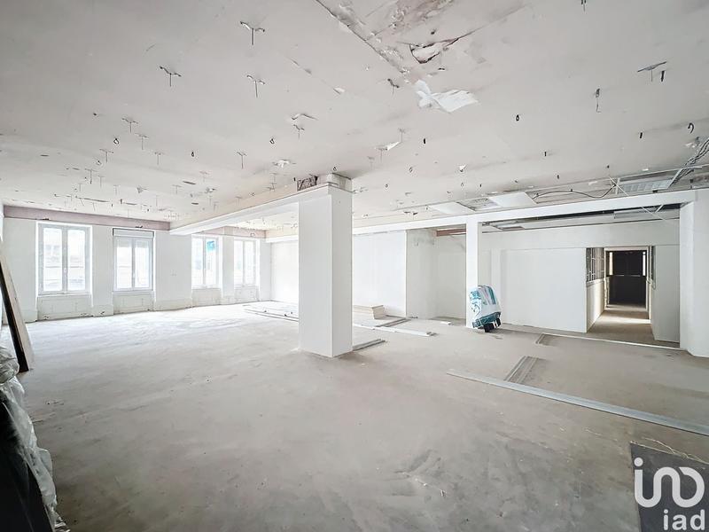 Local commercial - 1 700 m²