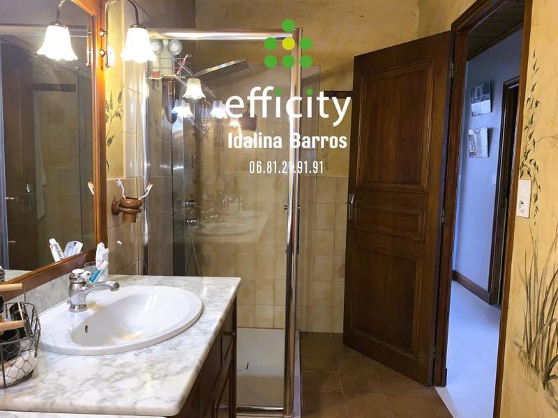 Maison - 200 m² - 6 pièces