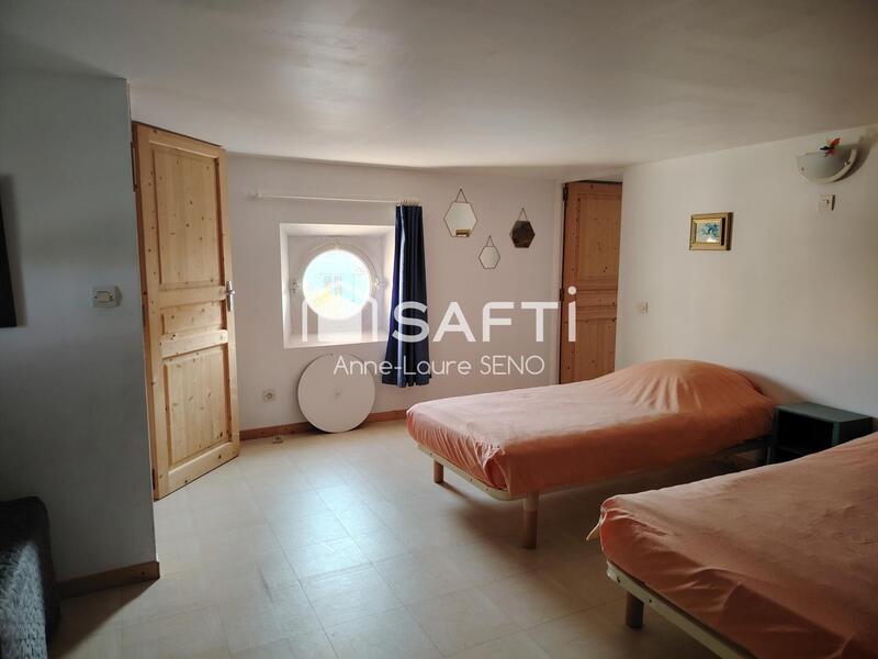 Villa - 152 m² - 8 pièces