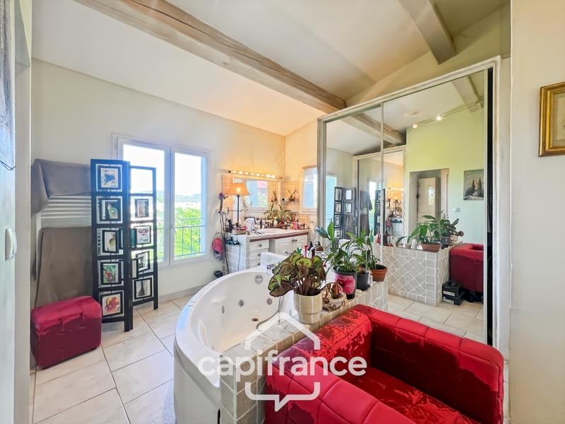 Mas - 201 m² - 6 pièces