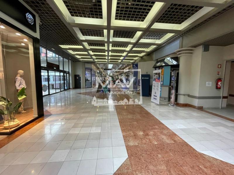 Local commercial - 246 m²