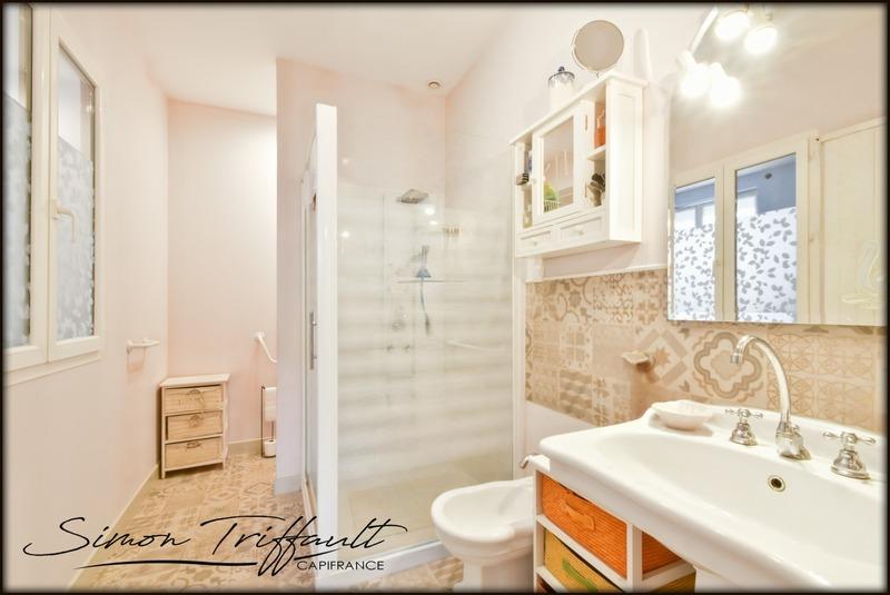 Maison - 246 m² - 10 pièces