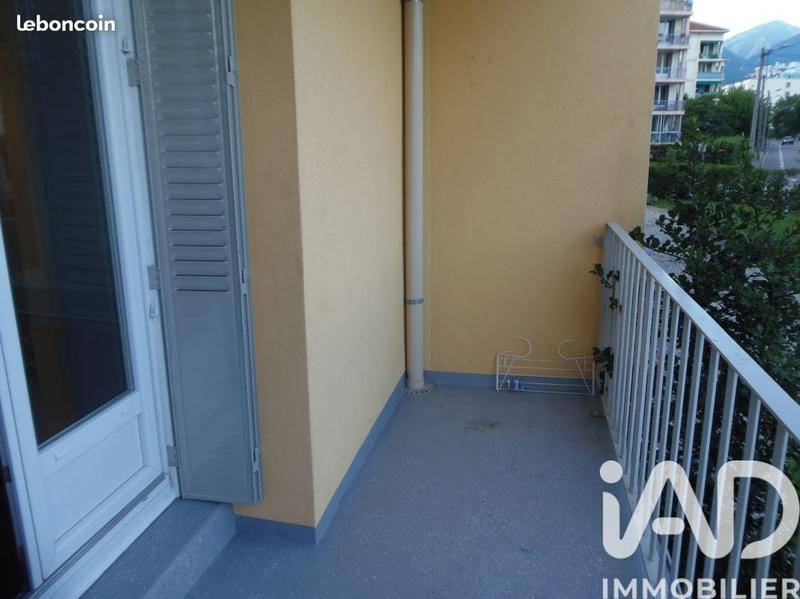 Appartement - 84 m² - 5 pièces