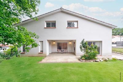 Maison - 140 m² - 5 pièces