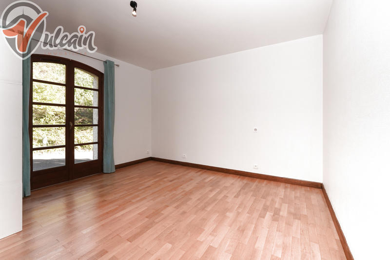 Maison - 227 m² - 8 pièces