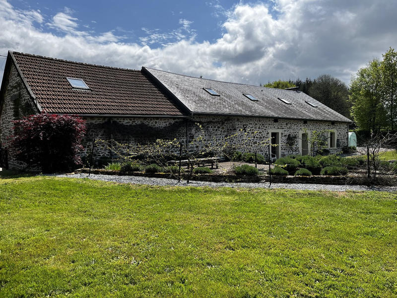 Maison - 250 m² - 6 pièces