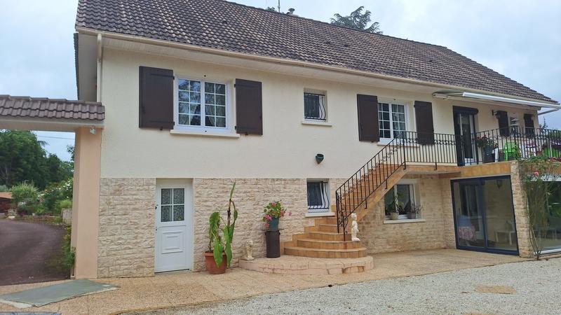 Maison - 214 m² - 9 pièces