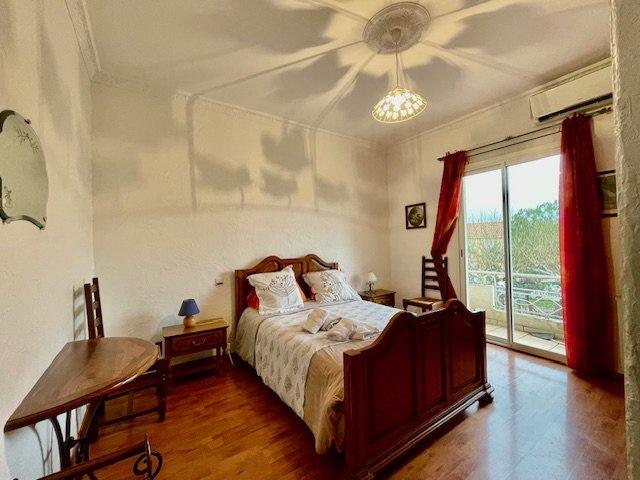 Maison - 295 m² - 4 pièces