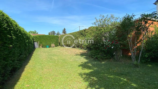 Maison - 230 m² - 8 pièces