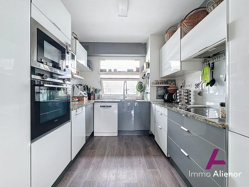 Appartement - 104 m² - 4 pièces