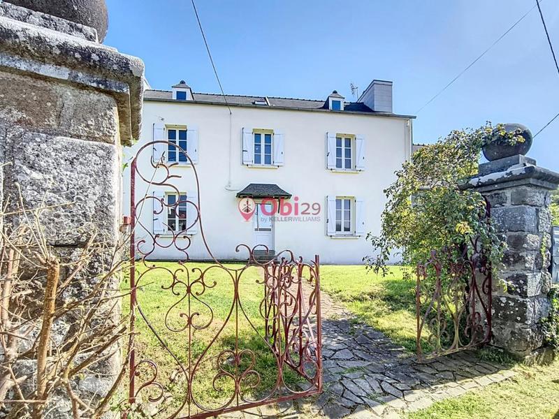 Maison - 220 m² - 12 pièces