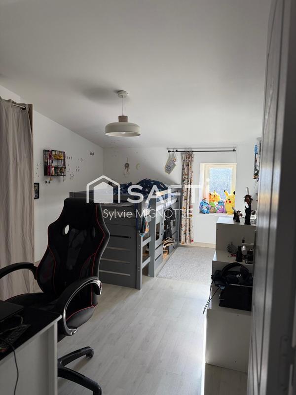 Maison - 230 m² - 9 pièces