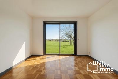 Maison - 600 m² - 9 pièces