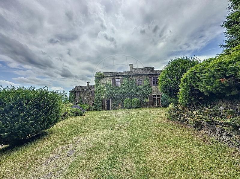 Propriété - 420 m² - 10 pièces