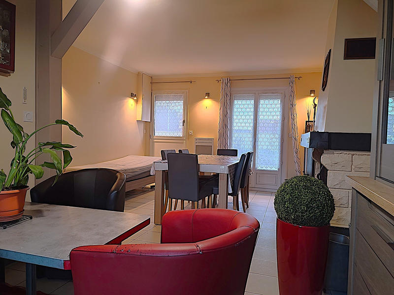 Maison - 92 m² - 6 pièces