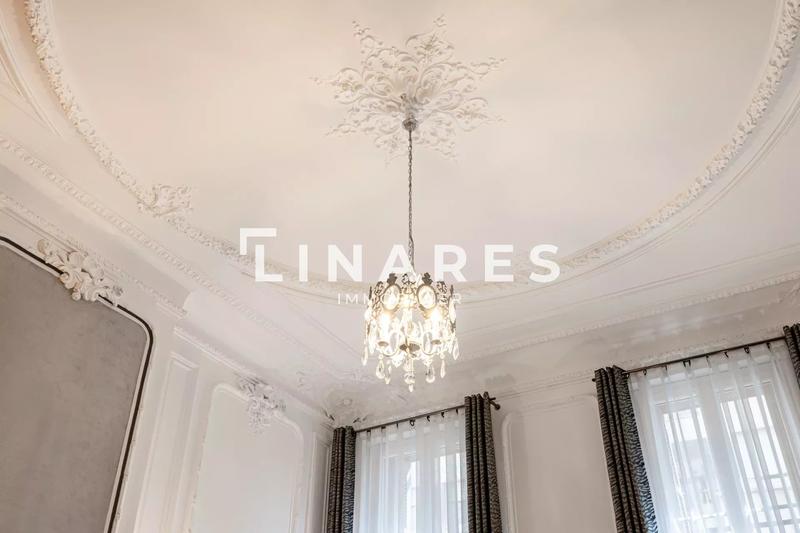 Appartement - 211 m² - 5 pièces