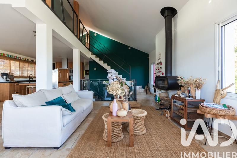 Maison - 238 m² - 6 pièces