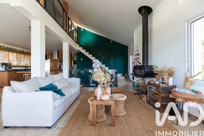 Maison - 238 m² - 6 pièces