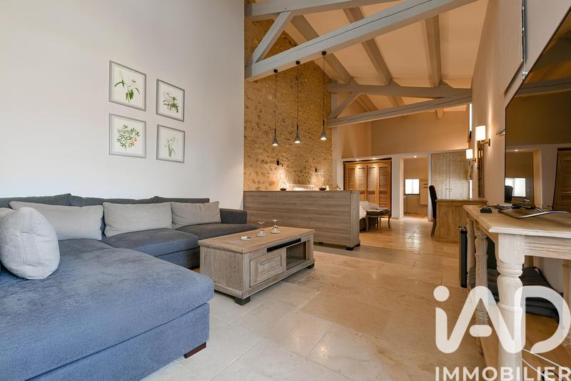 Maison - 910 m² - 20 pièces