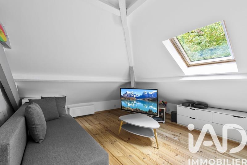 Maison - 230 m² - 8 pièces