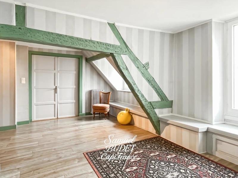 Maison - 230 m² - 7 pièces