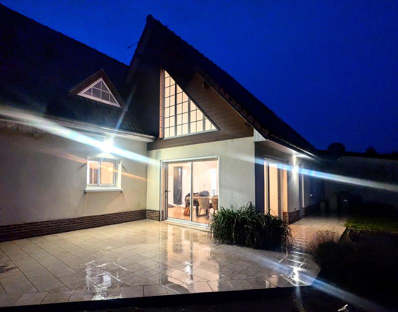 Maison - 170 m² - 9 pièces