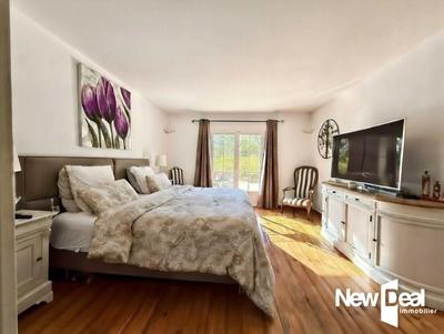 Maison - 245 m² - 7 pièces