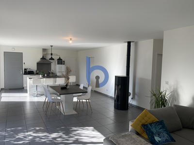 Maison - 88 m² - 4 pièces