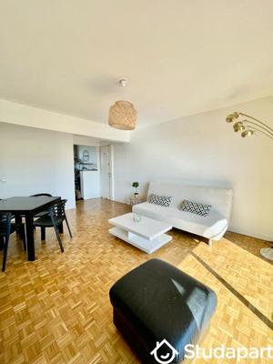 Chambre - 9 m² - 1 pièce