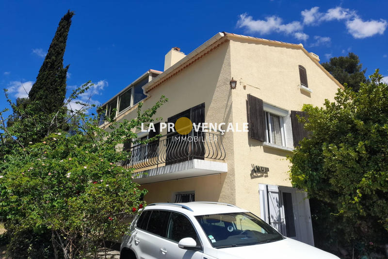 Maison - 190 m² - 8 pièces